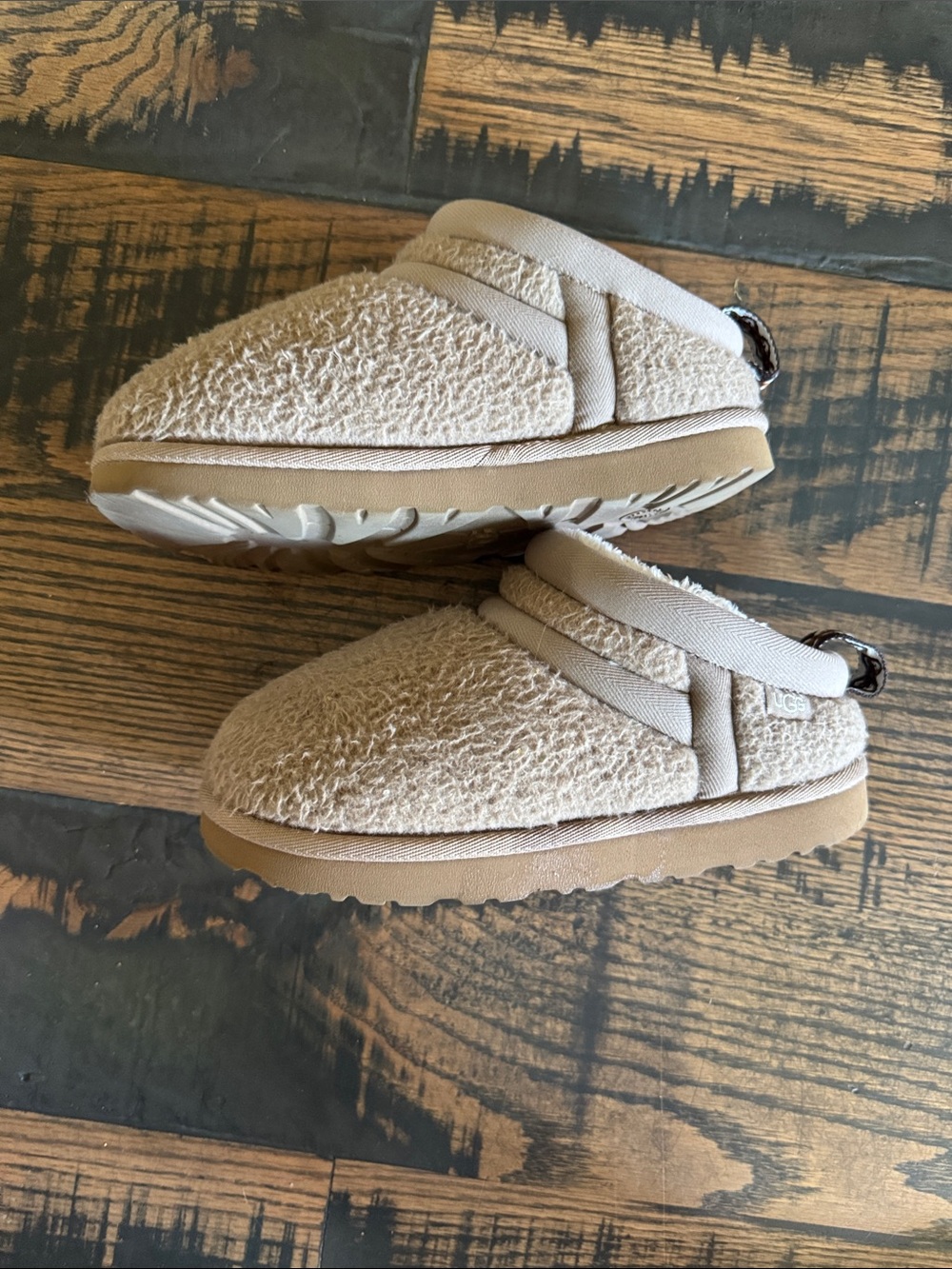 Kids’ UGG Cozy Shearling Slippers- Beige